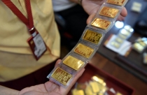 Điểm tin sáng: USD suy yếu, giá vàng chững lại