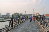 Nhà Bè thúc tiến độ cầu xây 20 năm chưa xong