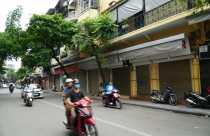 Khác biệt về sức đề kháng giữa nhà phố và trung tâm thương mại thời Covid