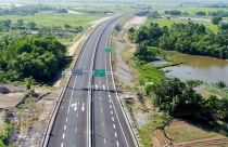 Chính phủ sẽ báo cáo Bộ Chính trị việc làm đường bộ cao tốc theo phương thức cả gói