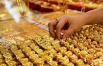 Điểm tin sáng: USD hồi phục, vàng tiếp tục giảm sâu