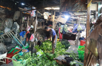 Dự án khu đô thị treo 12 năm, người dân lâm cảnh khốn cùng, sống lay lắt trong "nhà thỏ"