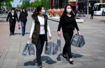 Lao vào chứng khoán, nhà đất, nhiều hộ gia đình nợ nần chồng chất
