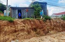 Kon Tum: Cải tạo Quốc lộ 24 mất đường nhà dân