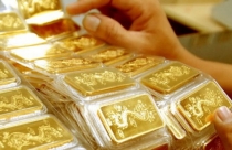 Điểm tin sáng: Giá vàng lao dốc, rời ngưỡng 1.800 USD/ounce