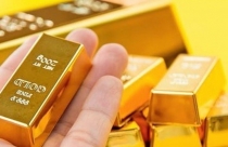 Điểm tin sáng: Vàng giảm giá, USD treo cao