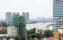 Ngạt thở vì Covid, bất động sản cần gấp “oxy tín dụng”