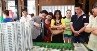 Vì sao giá nhà Việt Nam cao gấp hàng chục lần thu nhập?