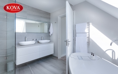 Nhà vệ sinh rất dễ thấm và khó khăn cho việc trùng tu bởi thường xuyên phải tiếp xúc với nước. Tham khảo ngay các vật liệu chống thấm sàn vệ sinh chất lượng và uy tín